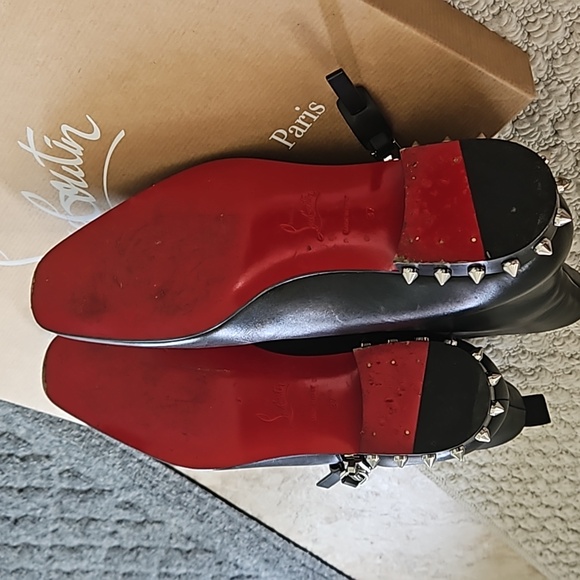 Authentic Christian Louboutin Roadirik leather booties - Picture 8 of 11